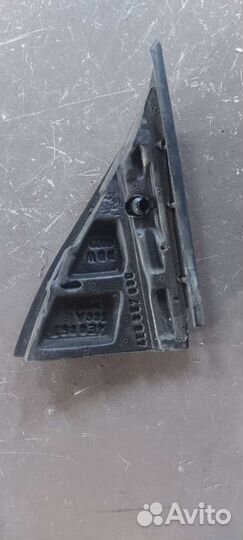 Накладка двери задняя правая Audi 8 d3