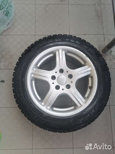 Bridgestone Ice Cruiser 5000 215/55 R16