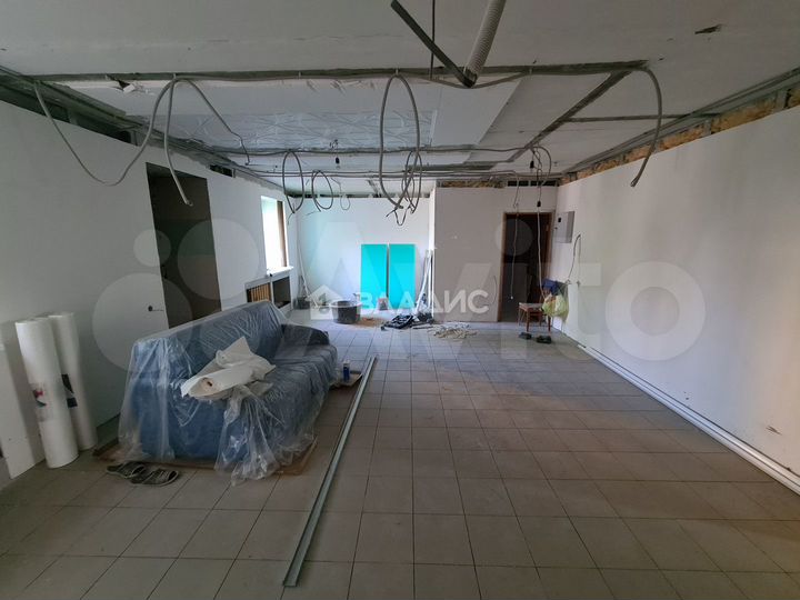 3-к. квартира, 57 м², 1/9 эт.