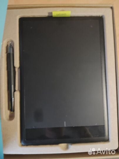 Графический планшет Wacom One by Wacom Medium