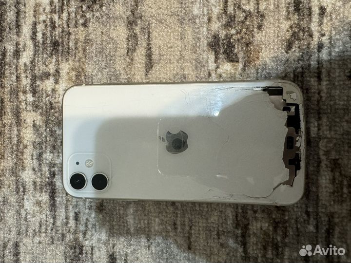 iPhone 11, 64 ГБ