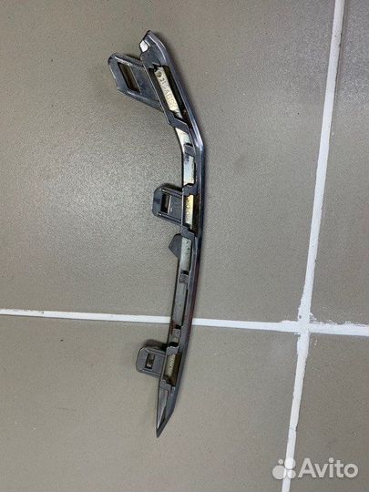 Накладка решетки радиатора Toyota Land Cruiser