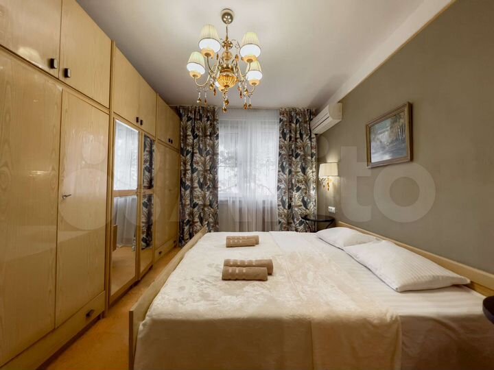 3-к. квартира, 80 м², 1/9 эт.