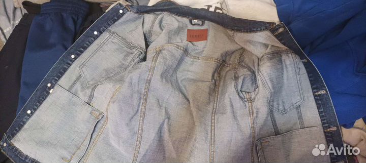 Джинсовая куртка