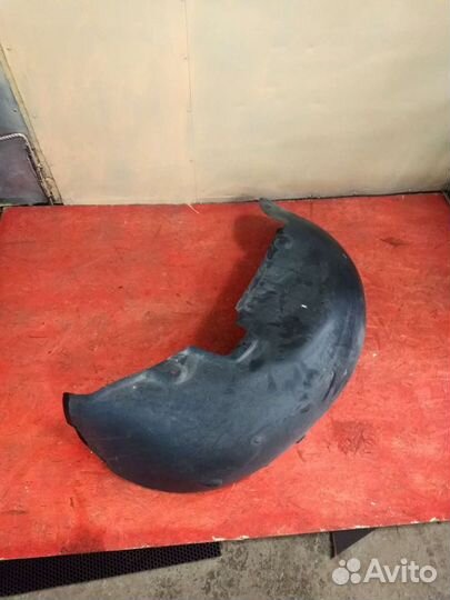 Подкрылок локер задний левый Туарег 1 2004