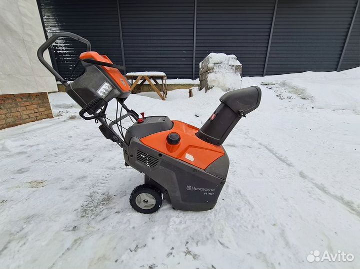 Снегоуборщик Husqvarna ST 151