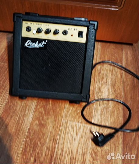 Гитара rocket с усилителем