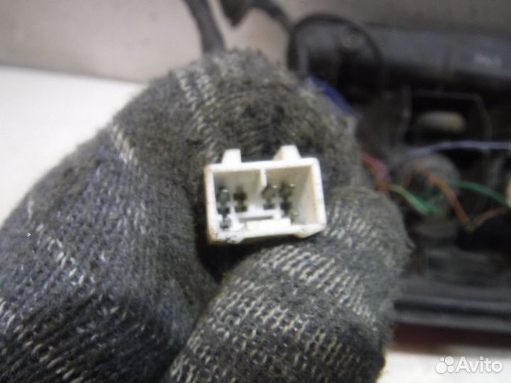 Фонарь задний левый Nissan Prairie Joy