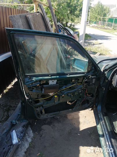 Передняя левая дверь мерседес w202 с220