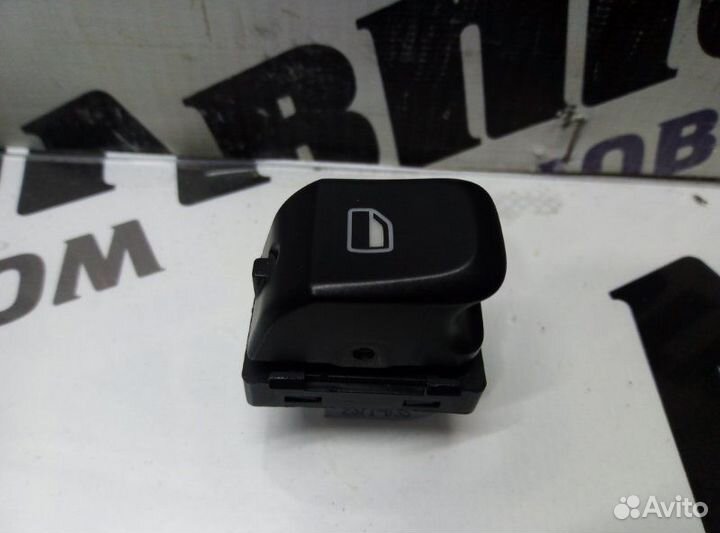 Кнопка стеклоподъемника Audi Q5 8R cdnc 07.09.2011