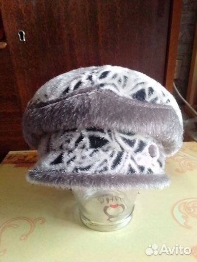 Берет женский зимний