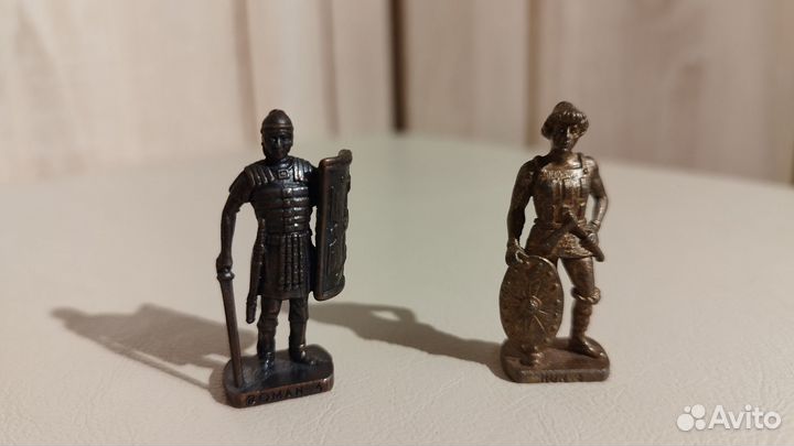 Киндеры из 90х сборные