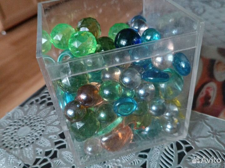 Стеклянные камешки для интерьера