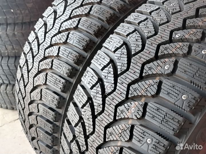 Bridgestone Blizzak Spike-01 255/45 R18