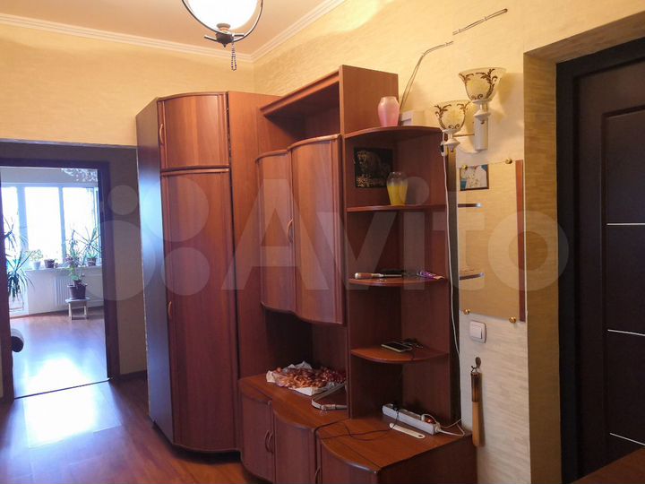 3-к. квартира, 86 м², 8/17 эт.