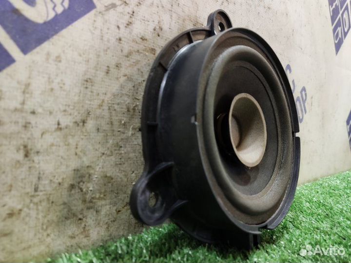 Динамик задний левый Renault Fluence седан 1.6