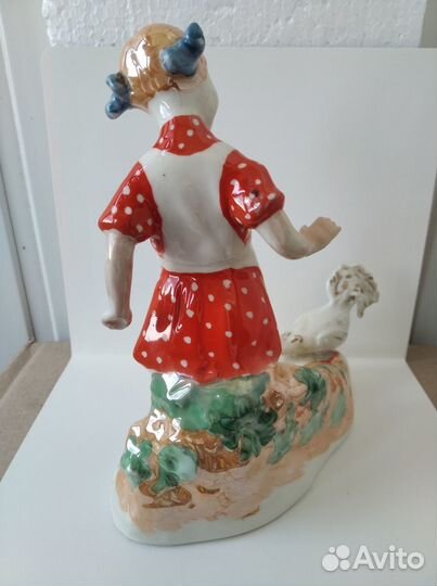 Статуэтка девочка с петухом. Барановка. Танец. Кр