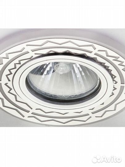 Светильник потолочный встраиваемый