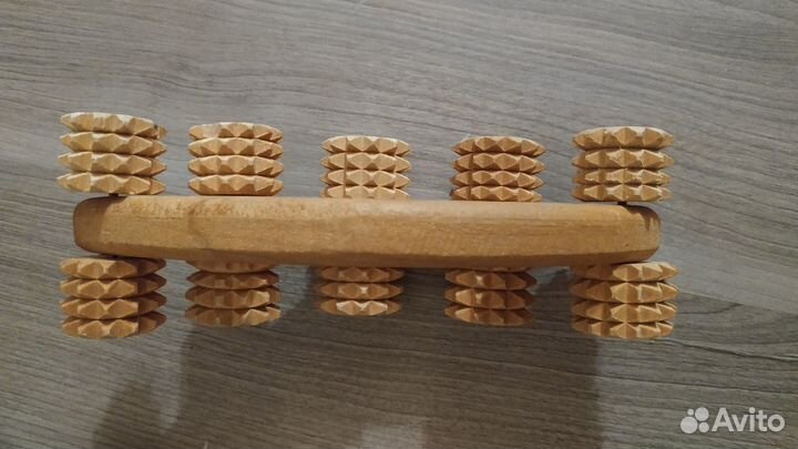 Массажёр деревянный, ручной, с крутящимся роликами