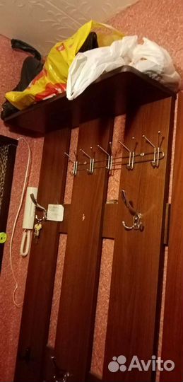 Вешалка настенная в прихожую