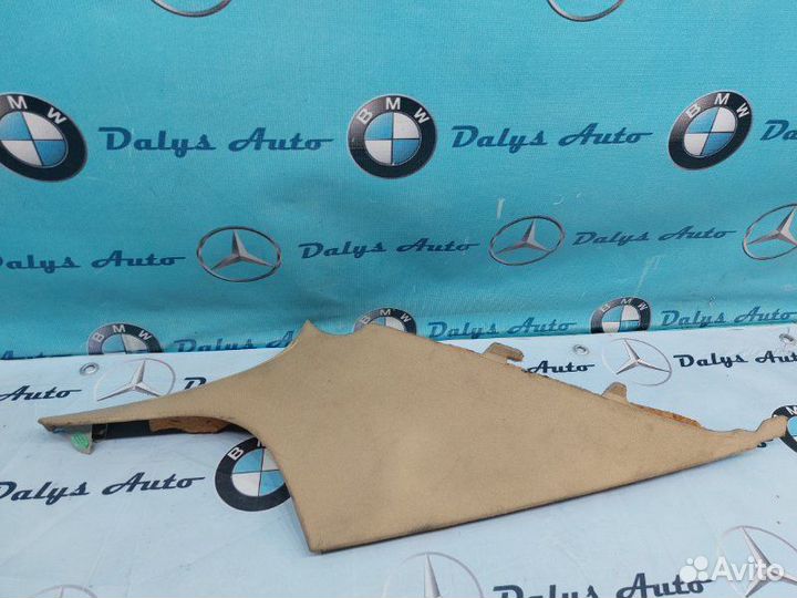 Обшивки стоек задние Mercedes-Benz E-Class W211