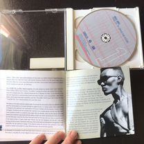 CD Cyro Baptista, Grace Jones, Robert Johnson и др