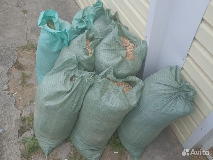 Опилки в мешках