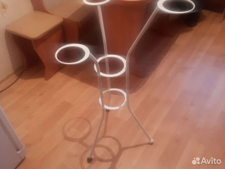 Подставка для цветов напольная металлическая