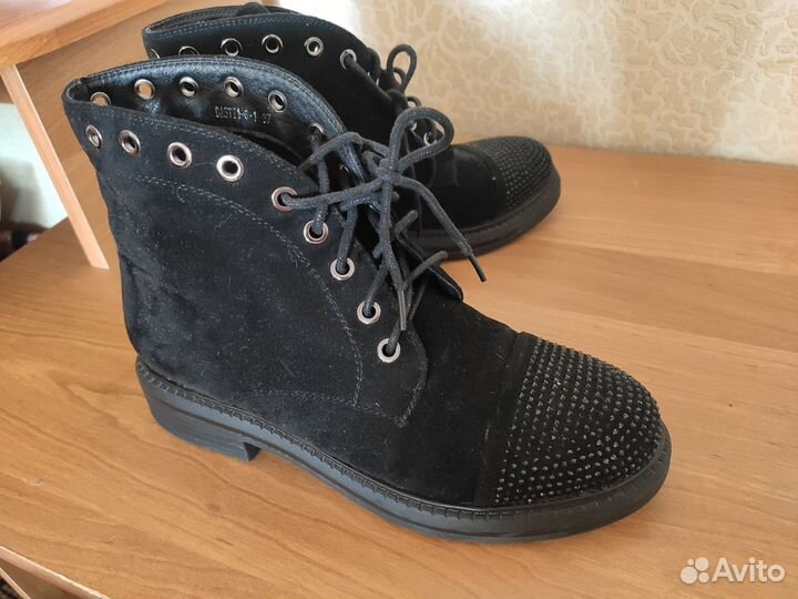 Ботинки женские замшевые