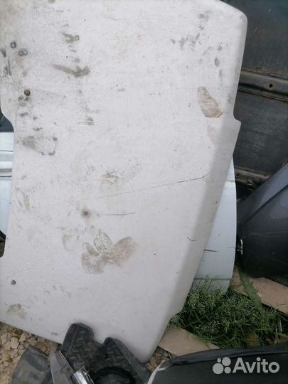 Капот на оку