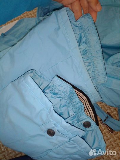 Горнолыжный комбинезон,шапка,перчатки,наколенники