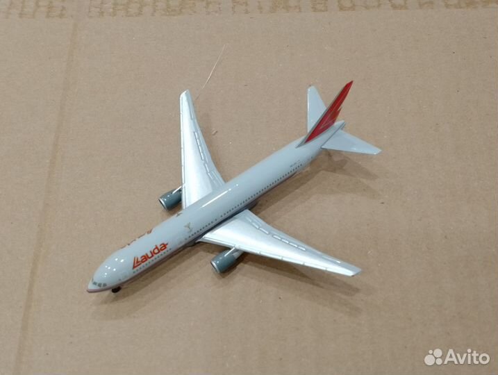 Boeing 767-300ER. Lauda-air