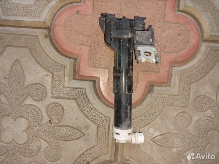 Форсунка омывателя фар toyota land грузер 200