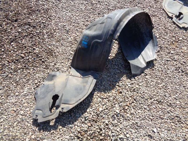 Подкрылок передний левый Toyota Windom MCV21