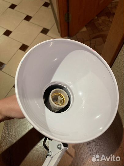 Настольная лампа