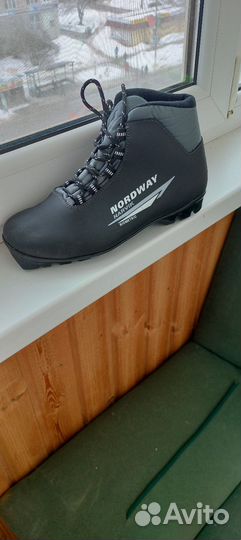 Лыжные ботинки