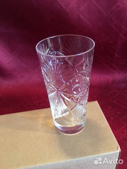 Хрустальные бокалы, графины