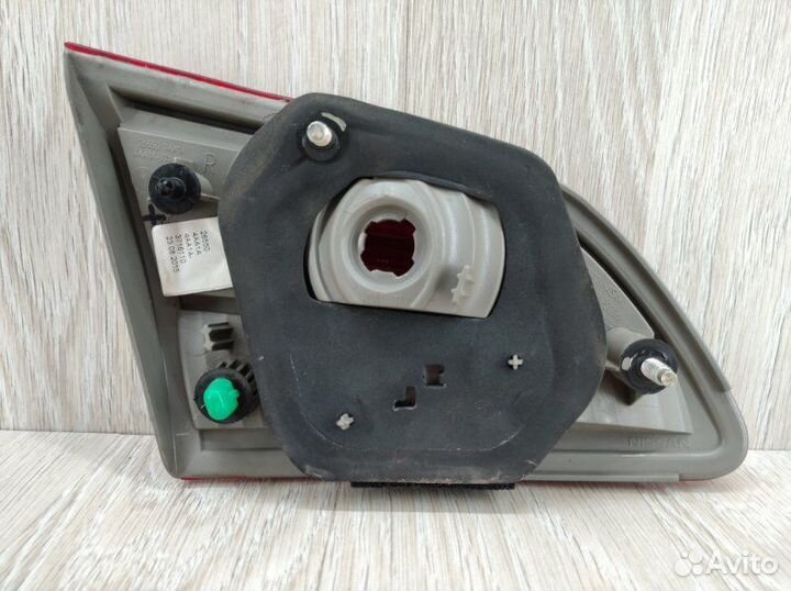 Фонарь внутренний задний левый Nissan Almera G15