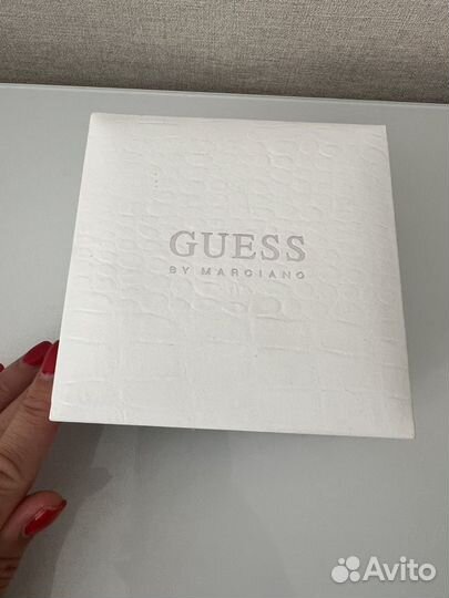 Часы наручные женские guess