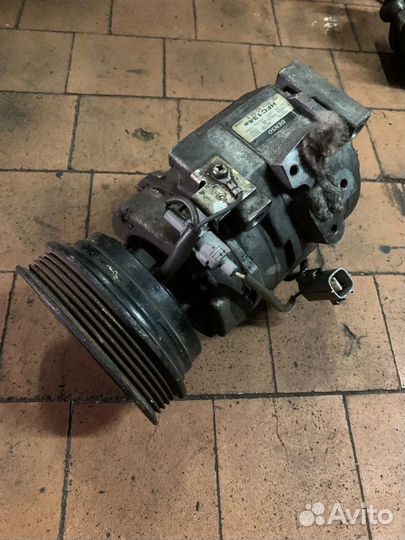 Компрессор кондиционера Toyota Avensis