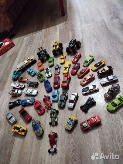 Игрушечные машинки Hot wheels