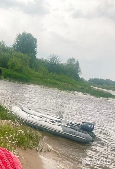 Лодка с мотором