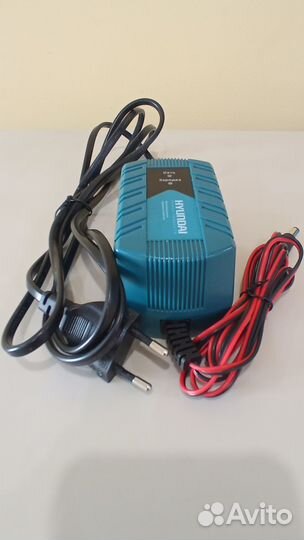 Интеллектуальное зарядка Hyundai HY 200