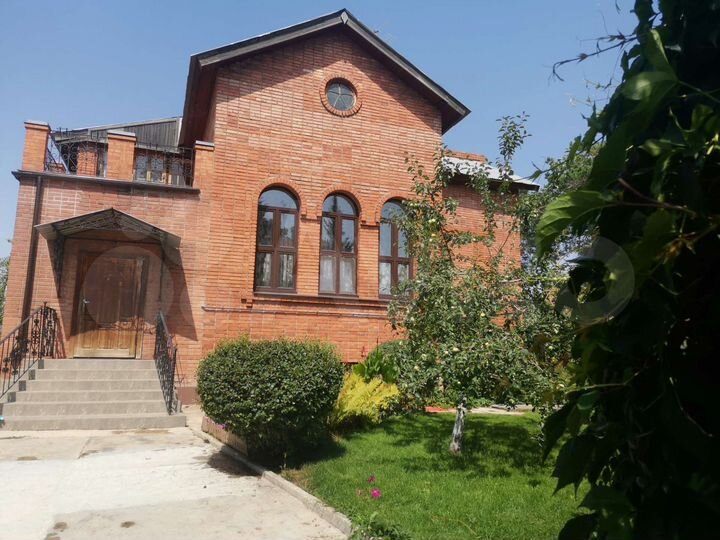 Дом 303 м² на участке 25 сот.