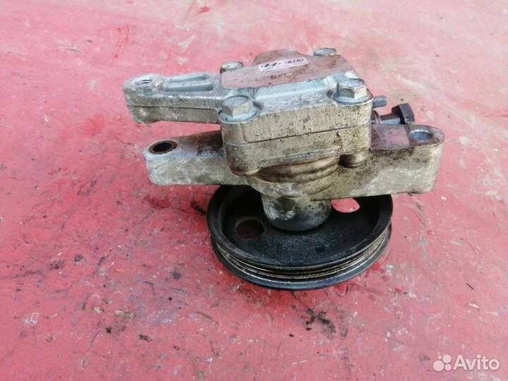 Насос гидроусилителя Kia Sportage JE G4GC 2.0 dohc