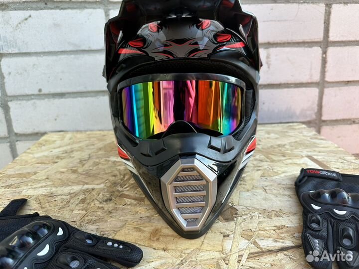 Кроссовый шлем