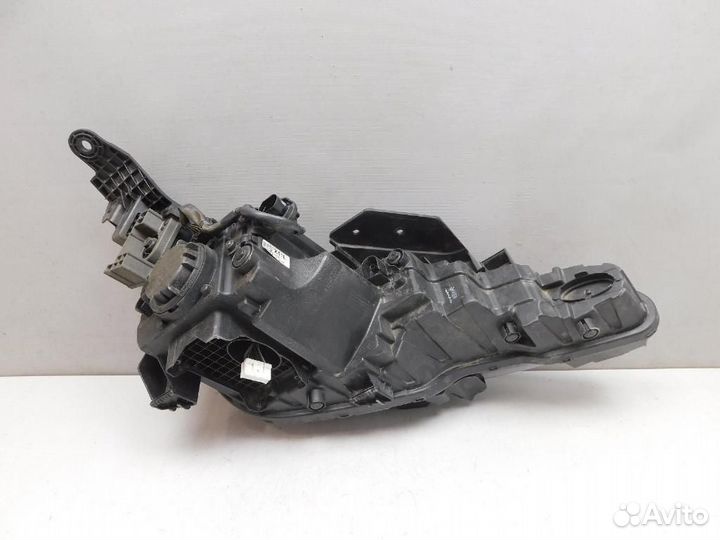 Фара левая Hyundai Elantra