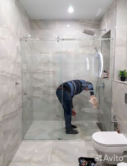 Стеклянная перегородка в ванную