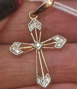 Золотой крестик с бриллиантами