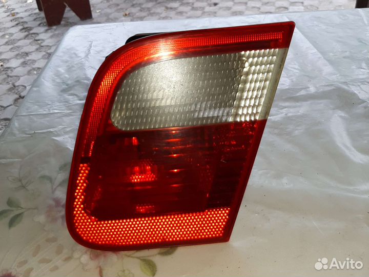 Фонарь задний внутренний правый BMW E46 до рест